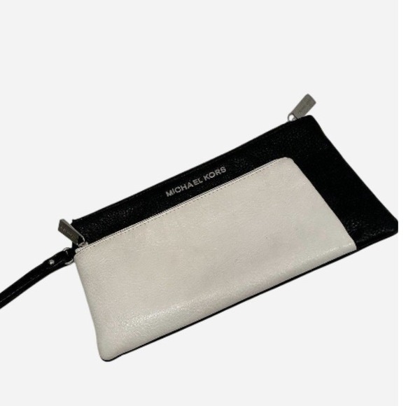 Michael Kors Handbags - Michael Kors Double Zip Wristlet Womens OS Black White Excellent Pebbled Leather